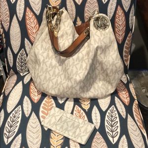 MK pusr and checkbook holder